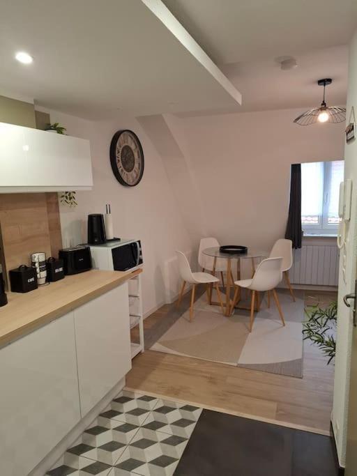 Bel Appartement, Apartment