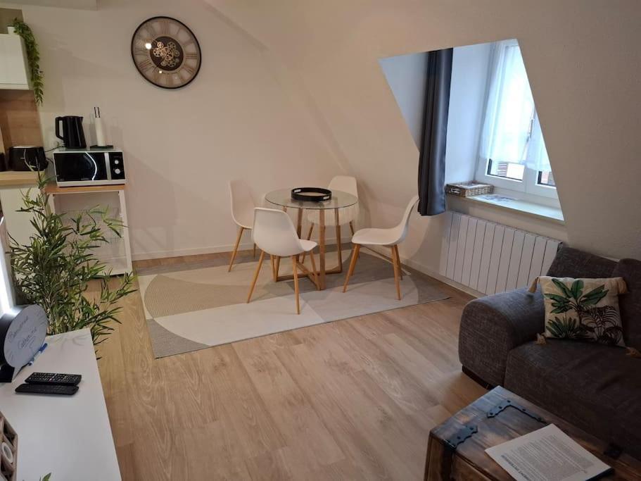 Bel Appartement, Apartment