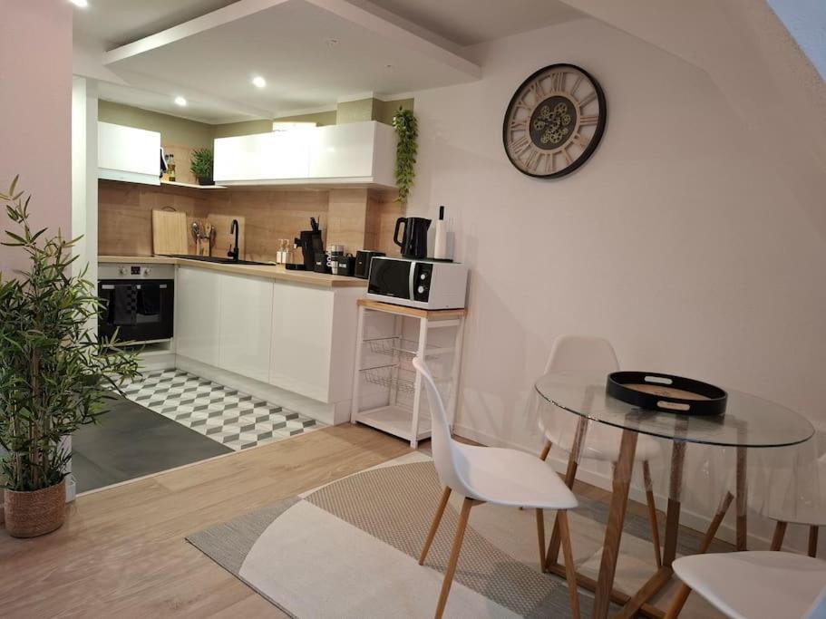 Bel Appartement, Apartment
